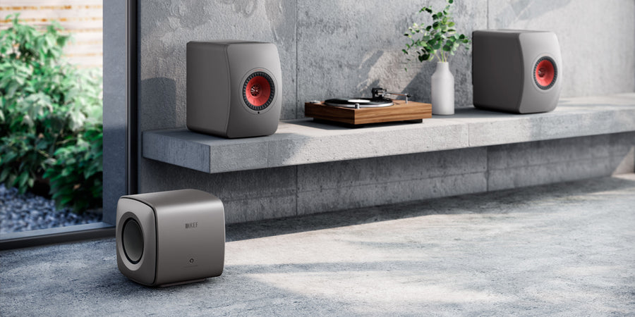 KEF voegt Titanium Grey-kleurvariant toe aan de KC62-subwoofercollectie